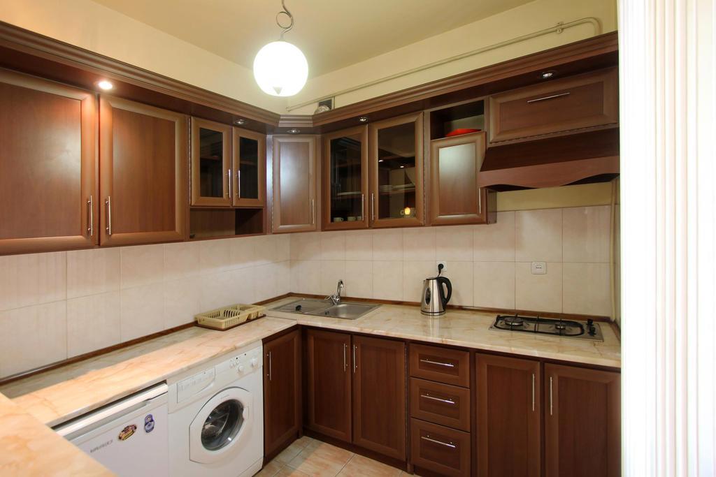 Studio With Balcony On Sayat Nova Avenue Jereván Kültér fotó